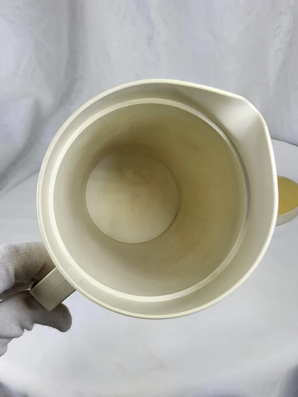 Tupperware #874-14 Almond Harvest Gold 1.5qt Pitcher With Push Button Lid